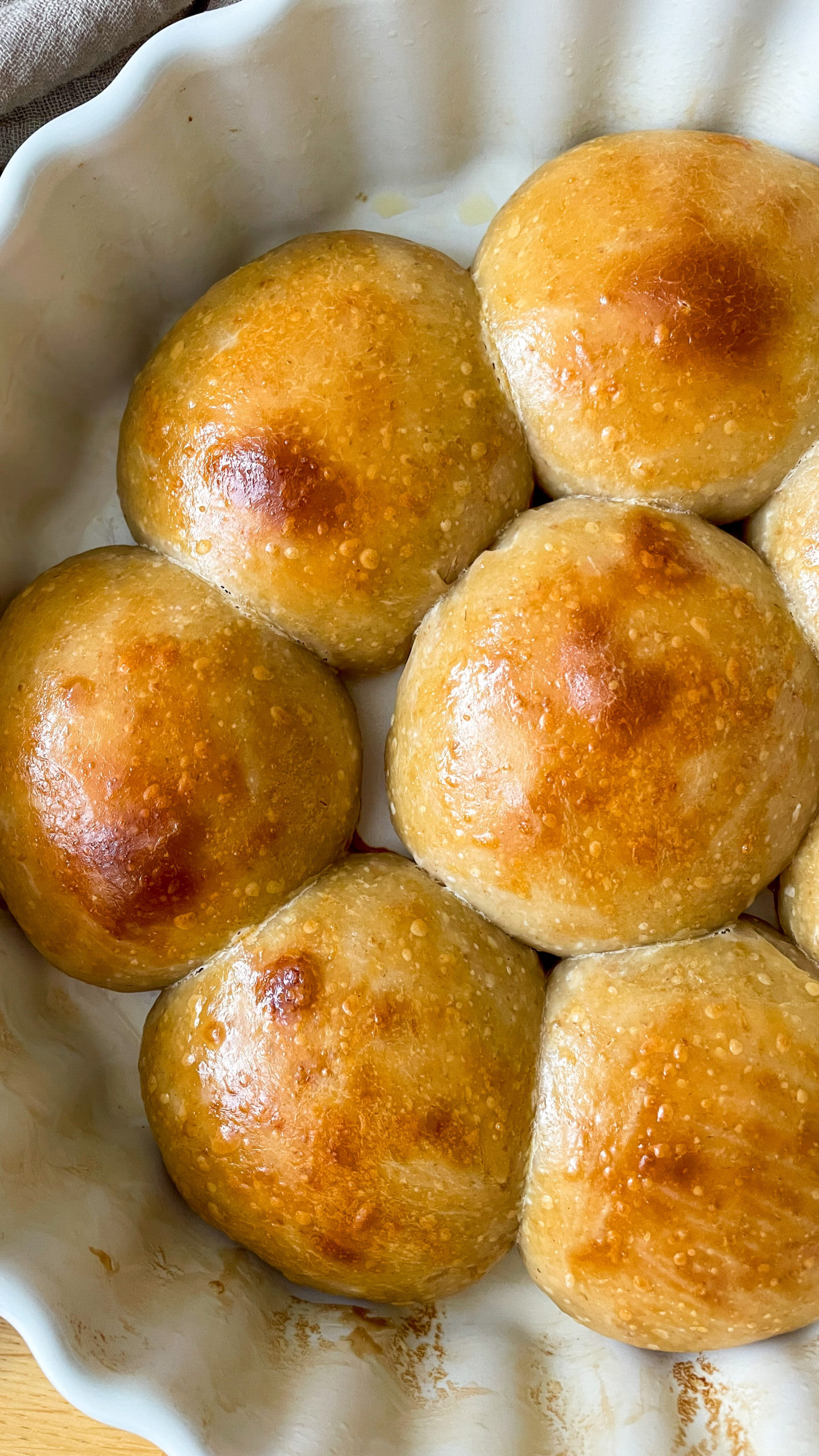 Sourdough dinner rolls