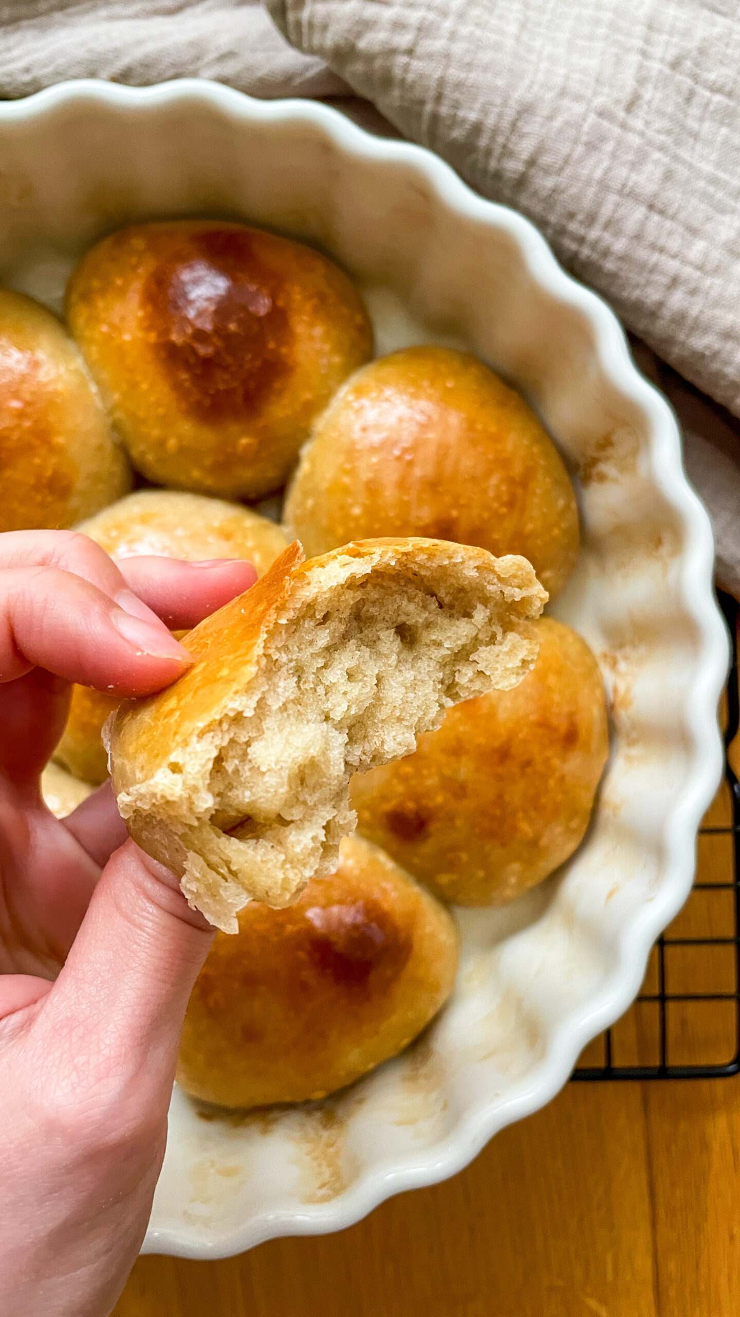 Sourdough dinner rolls