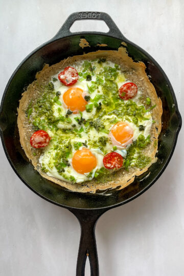 sourdough discard breakfast pizza