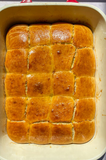 sourdough dinner rolls