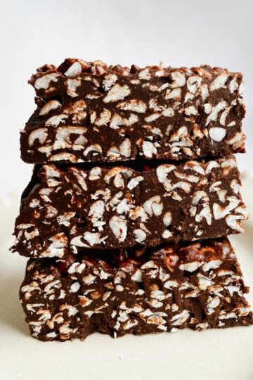 Chocolate crunch bars made with dark chocolate, hazelnut butter, honey, and puffed buckwheat